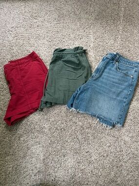 Womens Universal Thread Shorts Bundle size 14/XL